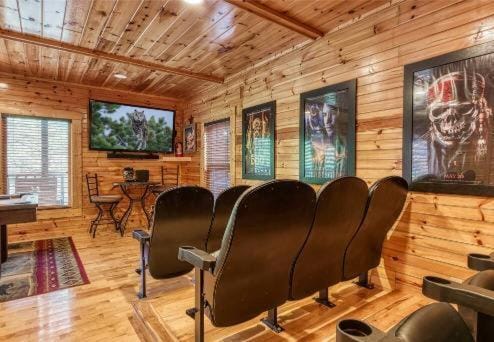 Day Dreamer Cabin w Views by Beyond Expectations Cabin in Gatlinburg