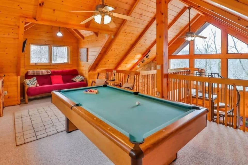 Snuggle Bug by Beyond Expectations w Hot Tub House in Pittman Center