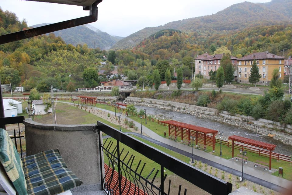 Natural landscape, Balcony/Terrace, Garden view, Mountain view