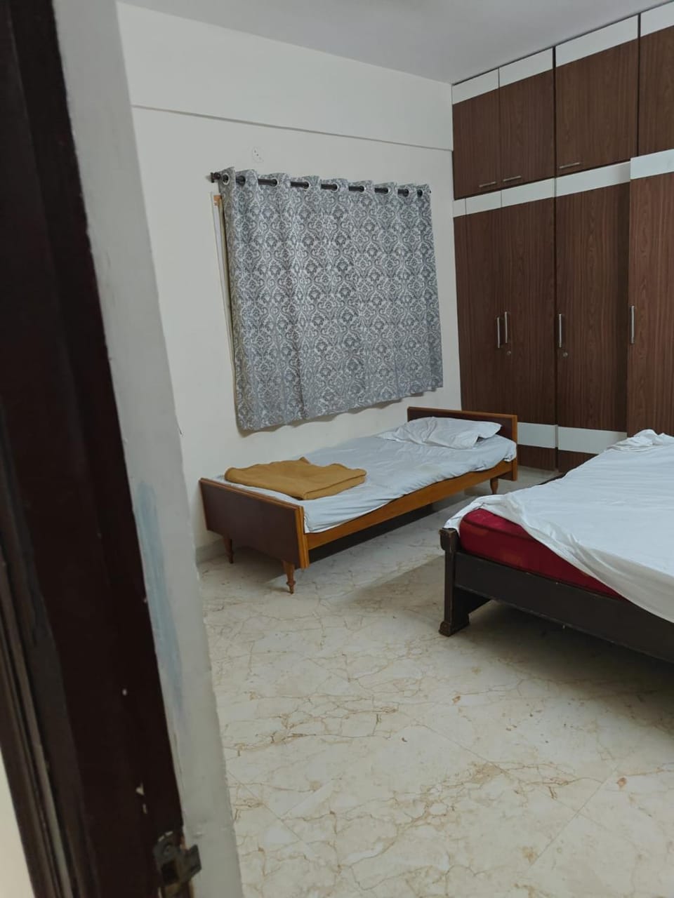 Visitors Lounge by MMG - 2&3BHK Furnished - Rd 12 Banjara Hills Apartment in Hyderabad