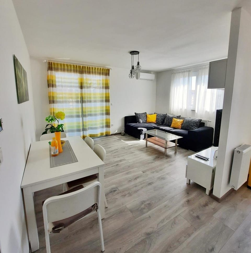 Apartment Mrvica, near Airport - 2BR - Free Parking - Self Check-in Apartment in Slovenia