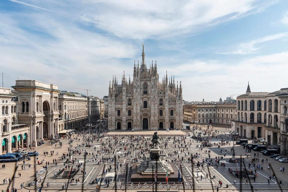 easyhomes Duomo View Apartment in Milan