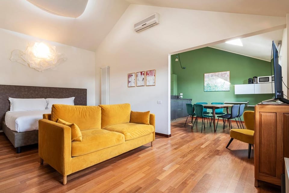 easyhomes Duomo View Apartment in Milan