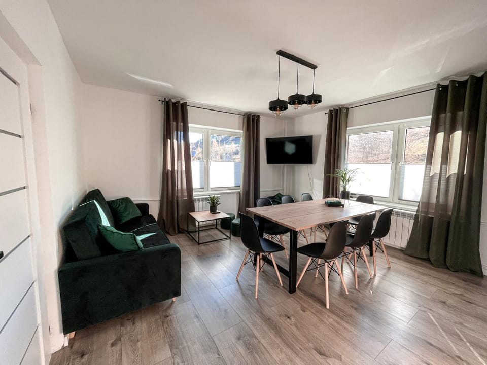 Living room, Seating area, Dining area