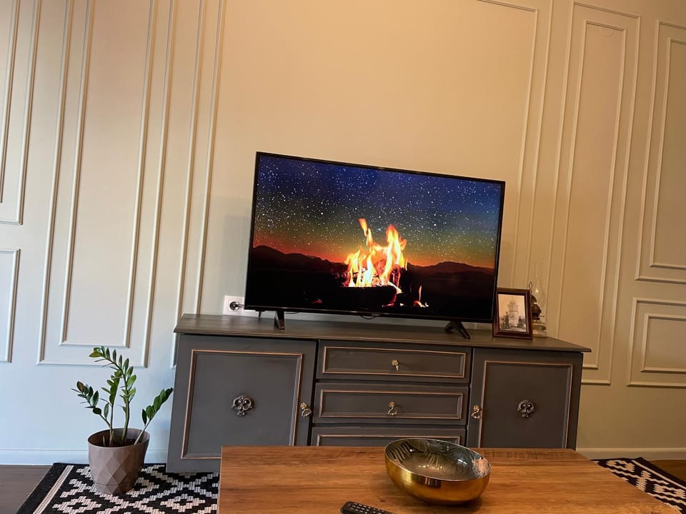 Communal lounge/ TV room, Evening entertainment