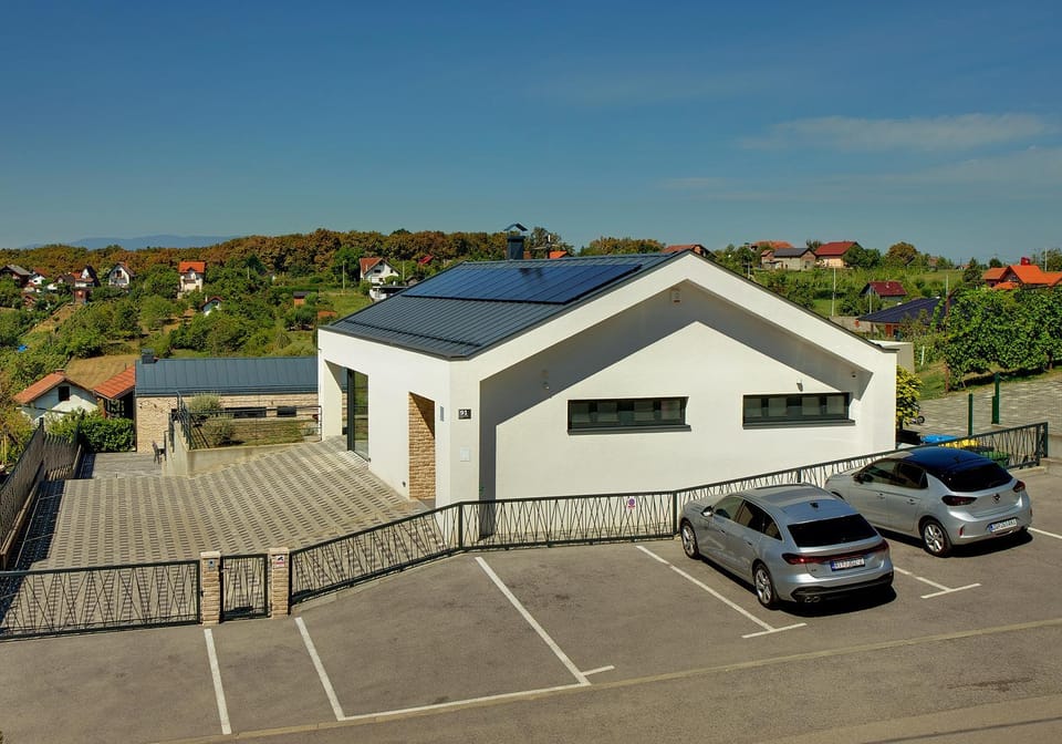 Property building, Patio, Inner courtyard view, Parking