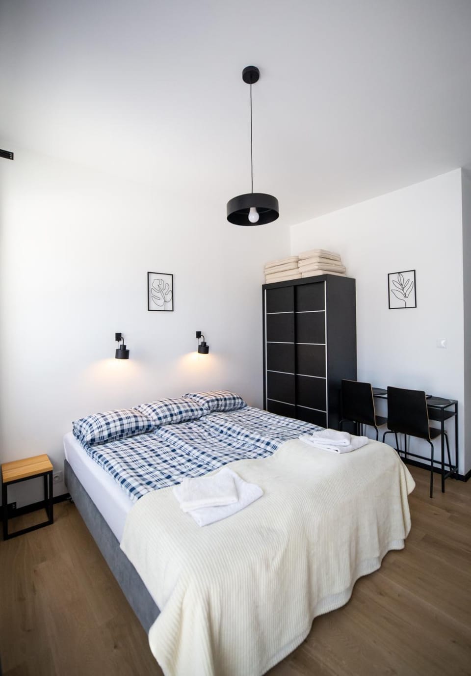 Bed, Photo of the whole room, Bedroom, wardrobe