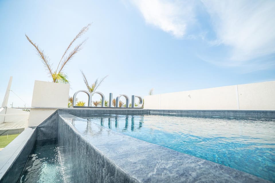 Swimming pool, Swimming pool