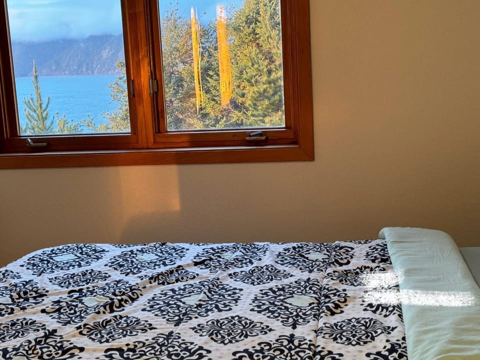 Amazing Oceanview 2 bedroom Oceanfront! by OceanviewHotTubs Shelter Cove, CA Tesla EV Station Apartment in California