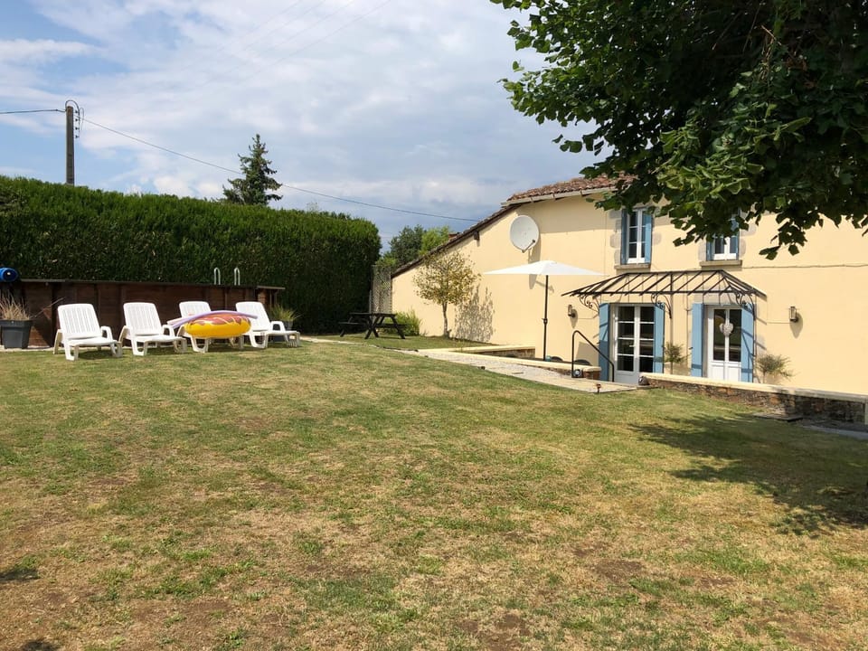Petite Aucher House in Nouvelle-Aquitaine