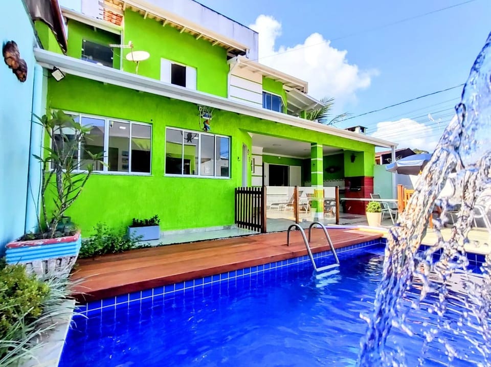 casa com piscina House in Ubatuba