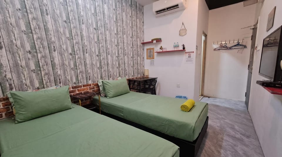 TV and multimedia, Photo of the whole room, Bedroom, air conditioner