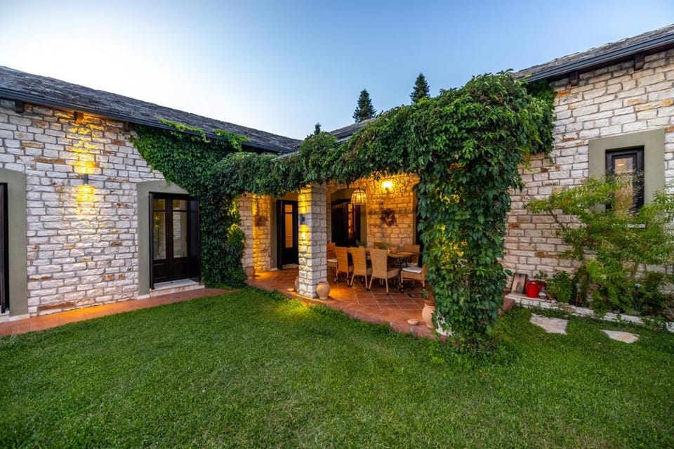Property building, Garden