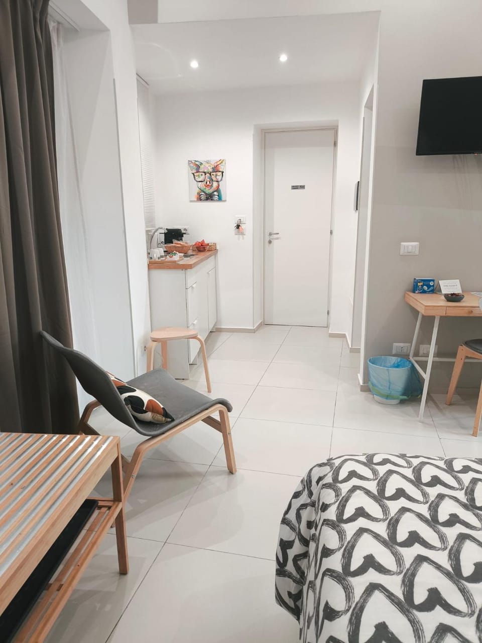 Photo of the whole room