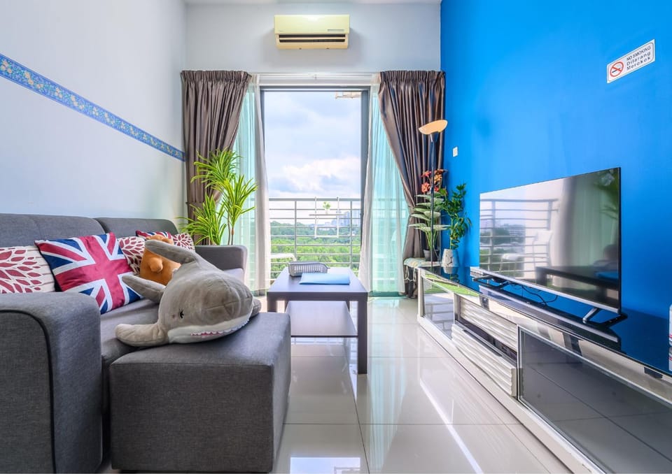 Communal lounge/ TV room, TV and multimedia, Living room, Seating area, Evening entertainment, air conditioner