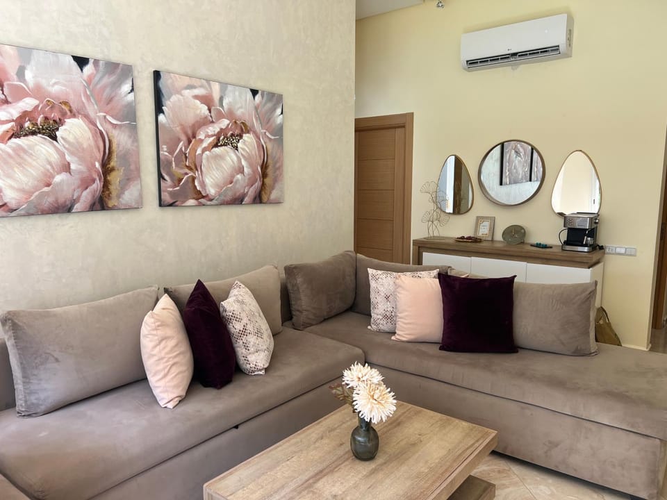 Apparemment de luxe vue piscine Apartment in Bouznika