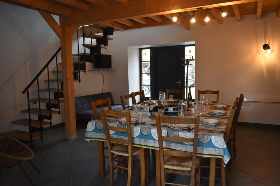 Living room, Dining area
