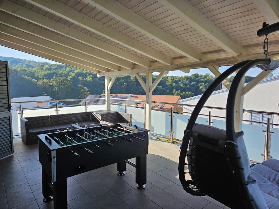 View (from property/room), Balcony/Terrace