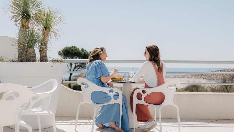 Restaurant/places to eat, Balcony/Terrace, Food and drinks, Food, Sea view