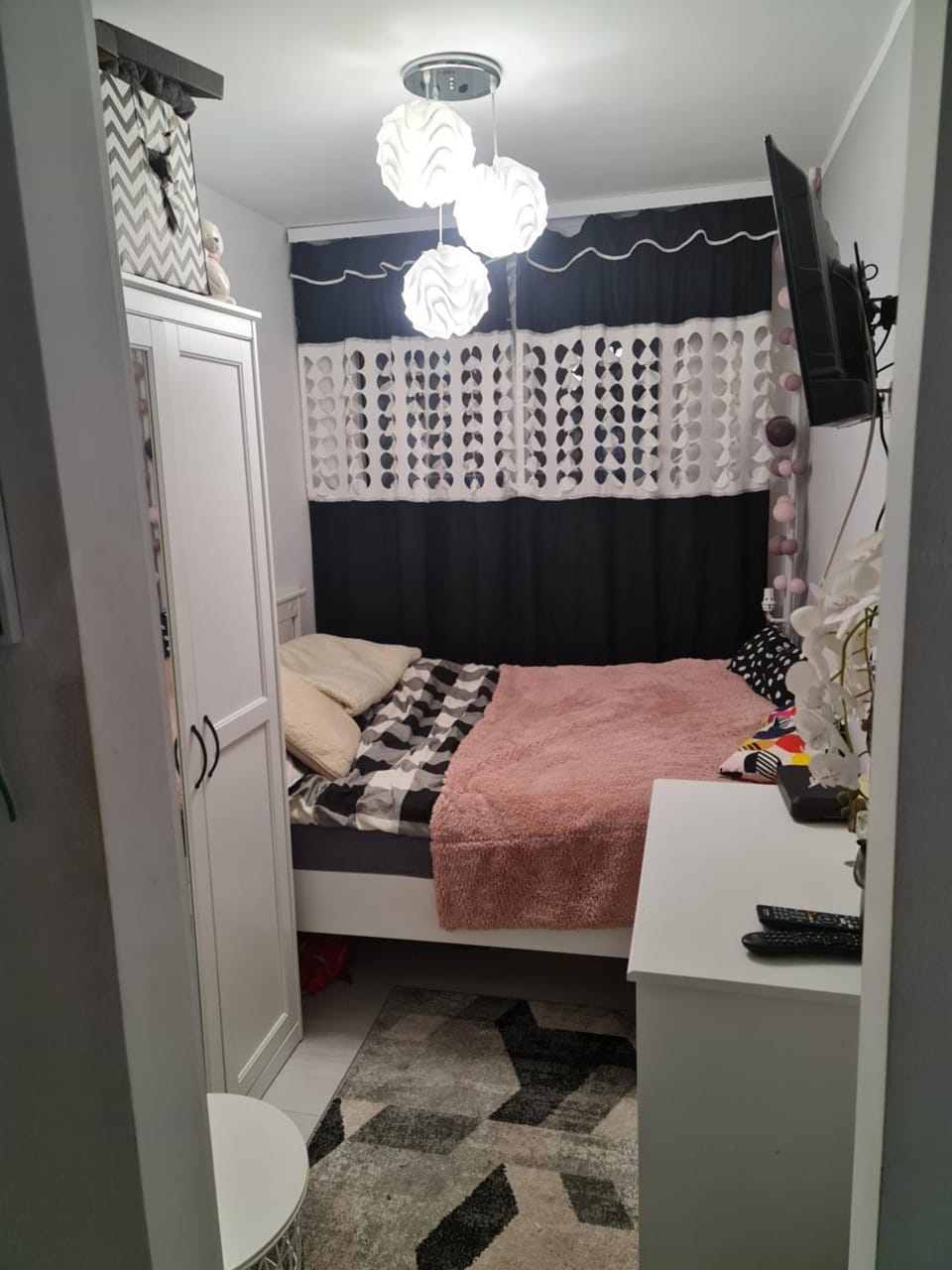 Bed, Bedroom