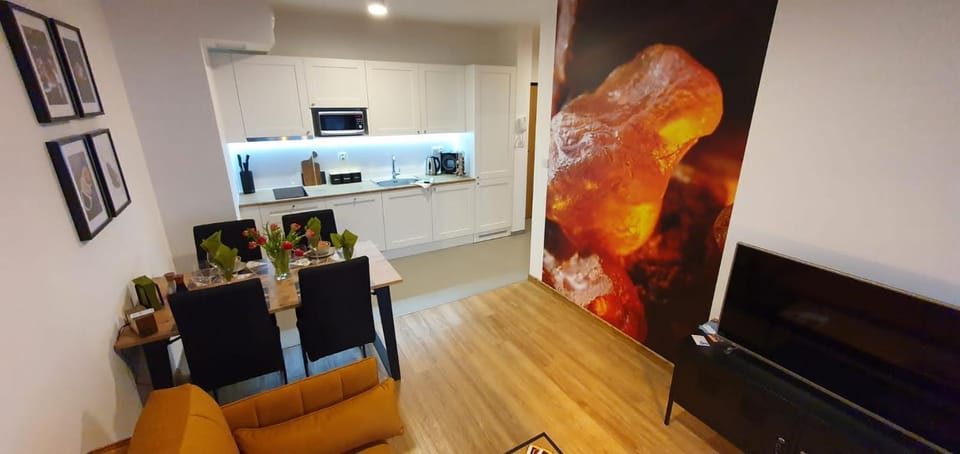 TV and multimedia, Kitchen or kitchenette, Dining area