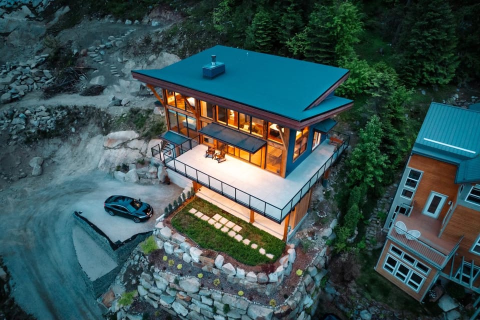 Property building, Bird's eye view, View (from property/room), Lake view, Mountain view, Parking