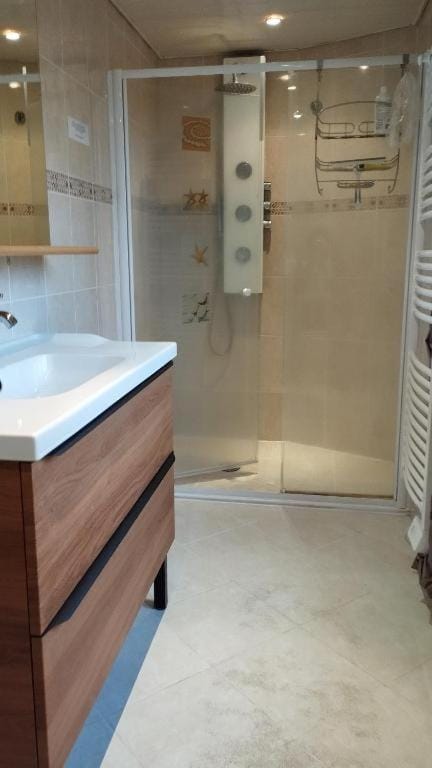 Shower, Bathroom