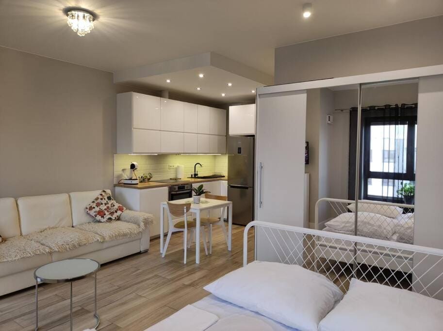 Living room, Photo of the whole room, Seating area, Dining area
