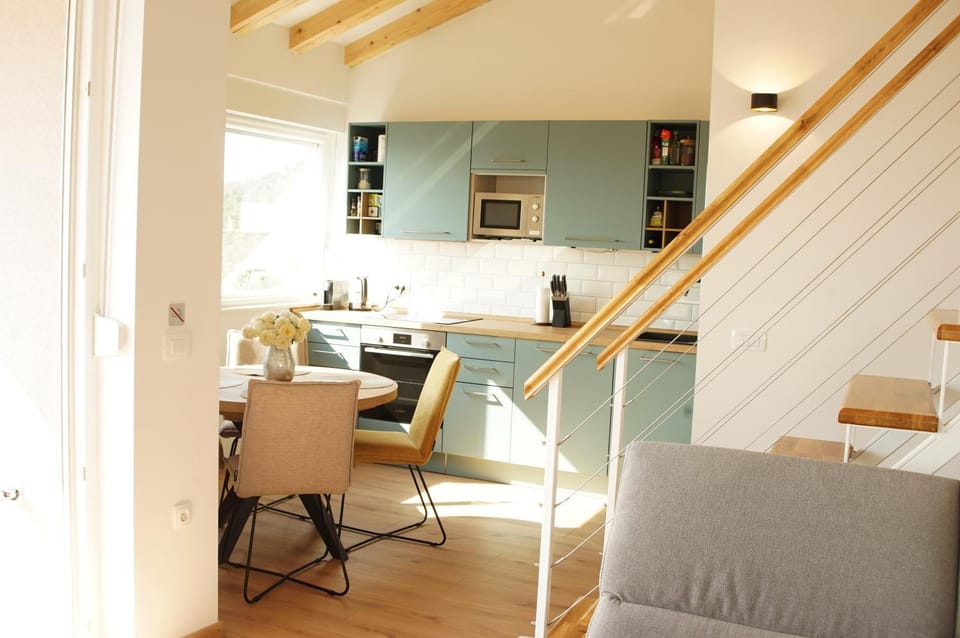 Kitchen or kitchenette, Dining area, kitchen