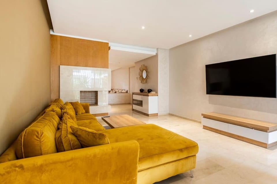 Luxury Prestigia Close to Champs de Course Parc Apartment in Fes