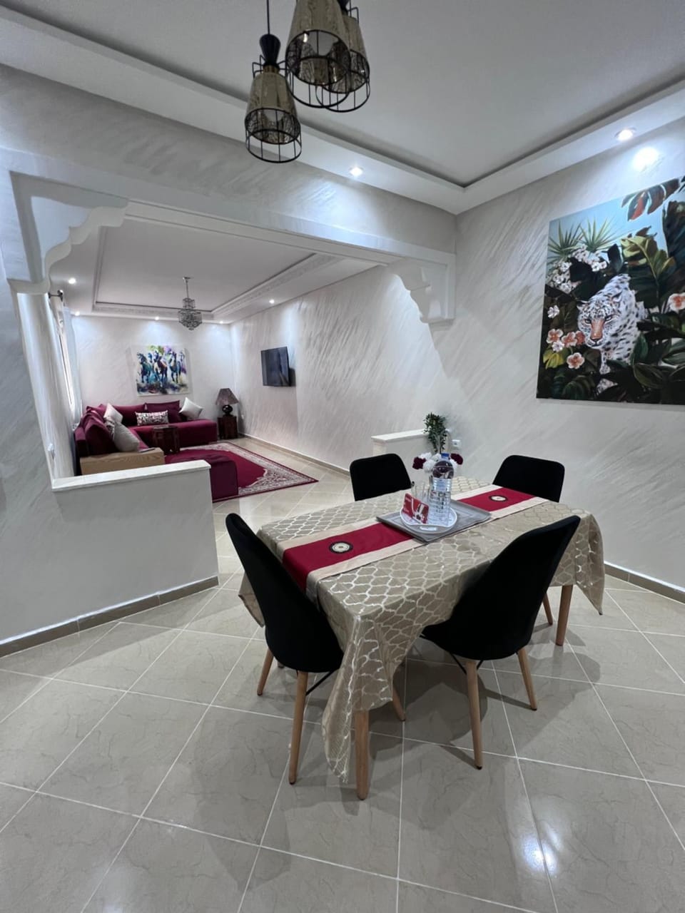 Seating area, Dining area