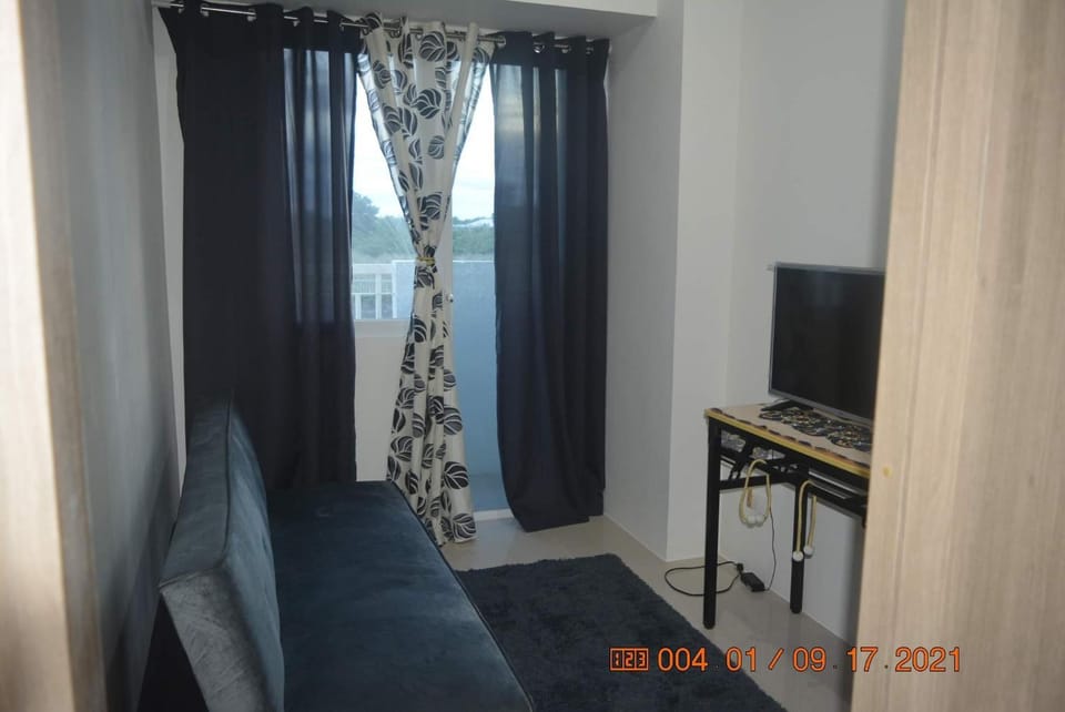 TV and multimedia, Seating area, Bedroom