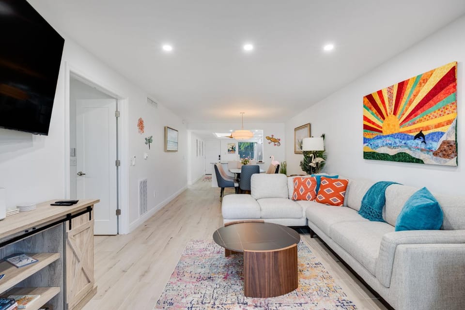 Pointe Santo D1 - Gorgeous Residence, Fantastic Amenities, Walk Out Patio, and Direct Gulf Views House in Sanibel Island