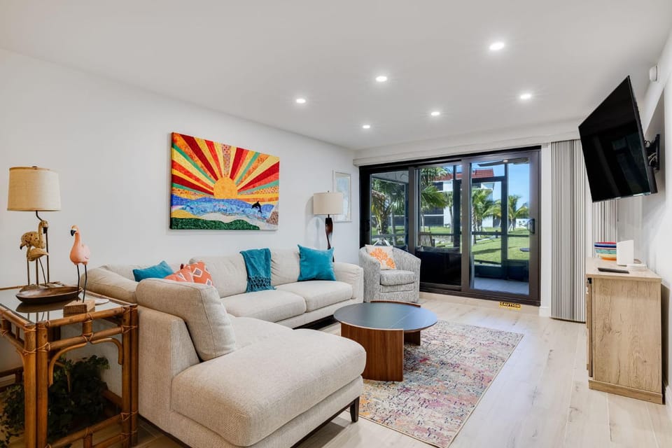 Pointe Santo D1 - Gorgeous Residence, Fantastic Amenities, Walk Out Patio, and Direct Gulf Views House in Sanibel Island