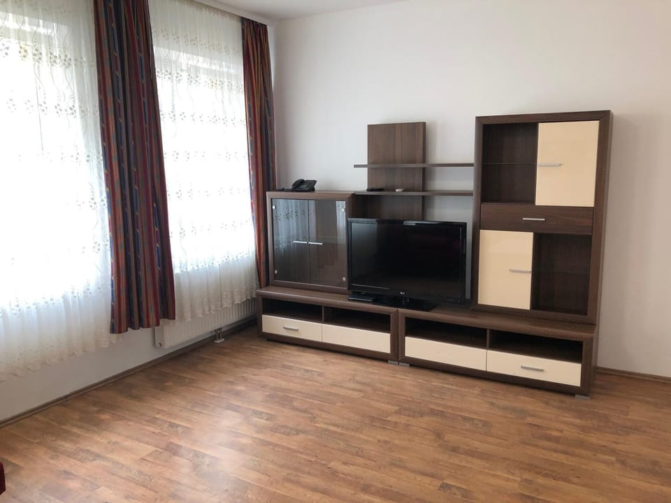 Communal lounge/ TV room, TV and multimedia