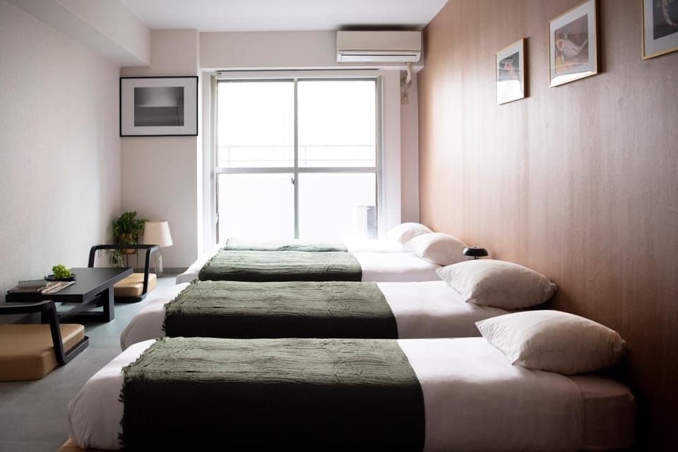 renovated in June 2025 apartment 3mins walk to station 1stop to Shinjuku 3stop to Shibuya Apartment in Shinjuku