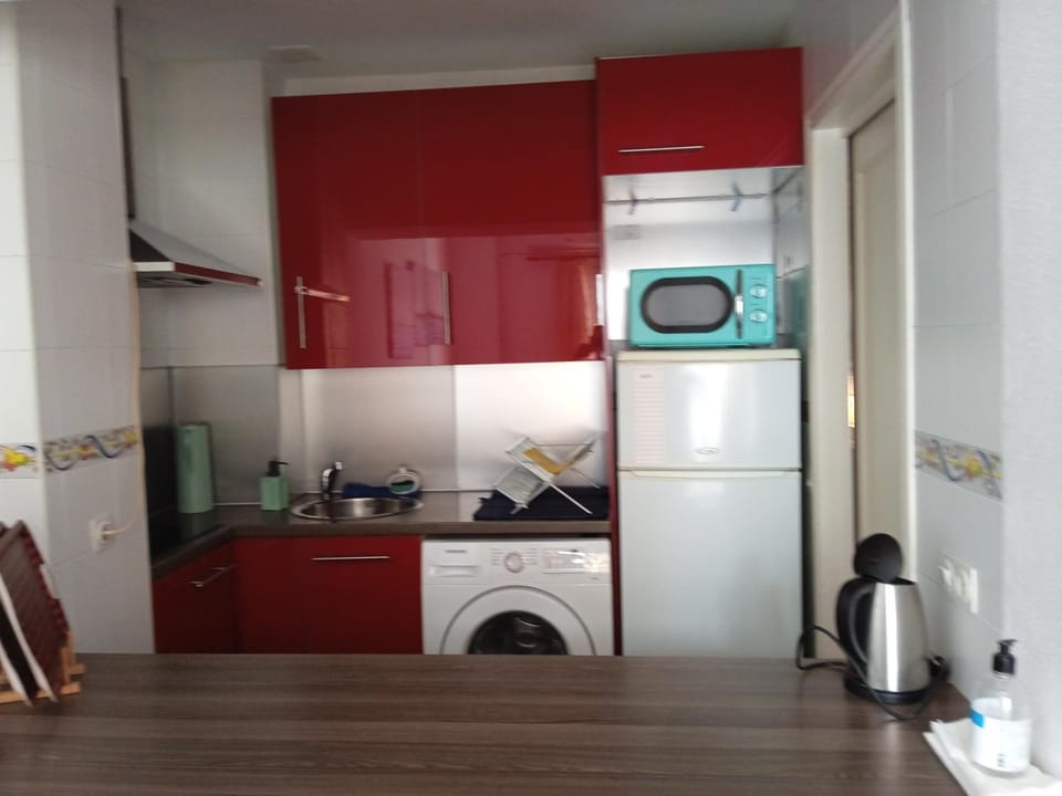 Apartamento casco antiguo exterior único en segunda planta en un edificio de de dos plantas Apartment in Seville