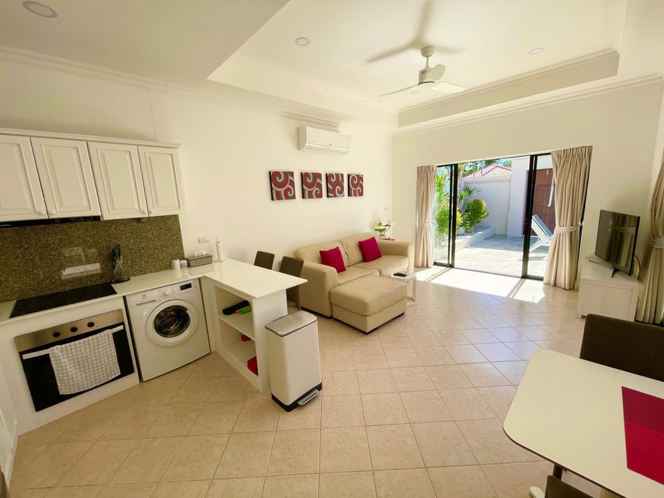 Living room, Photo of the whole room