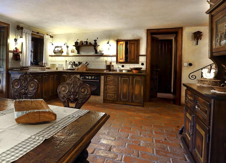 Coffee/tea facilities, Kitchen or kitchenette, Dining area, Communal kitchen, dishwasher, pet friendly, kitchen