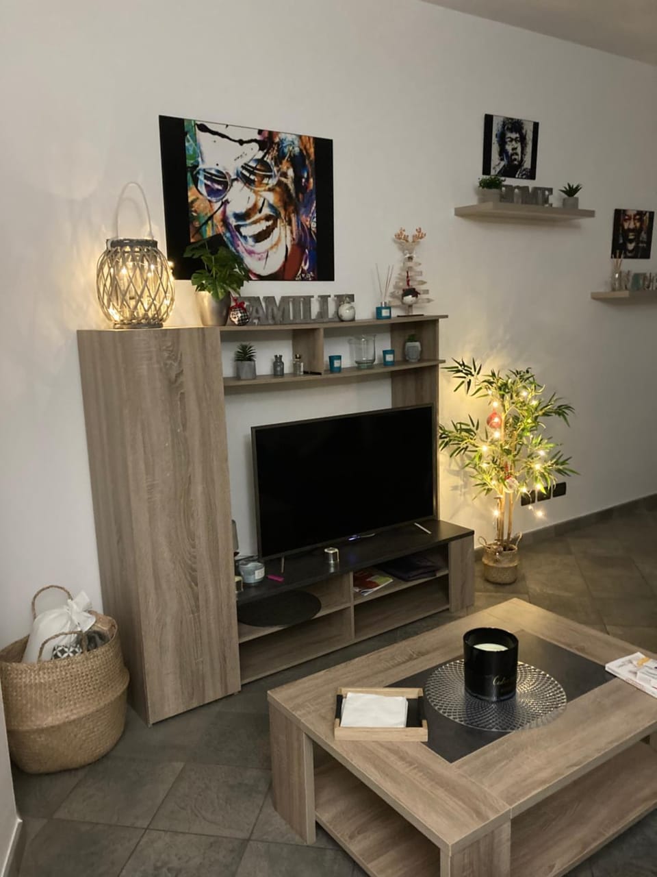 Communal lounge/ TV room