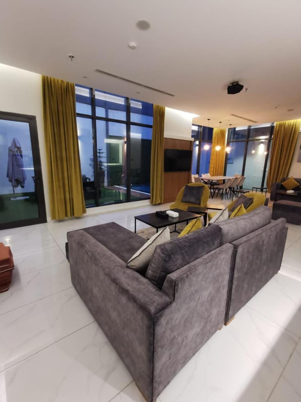 Living room, Seating area