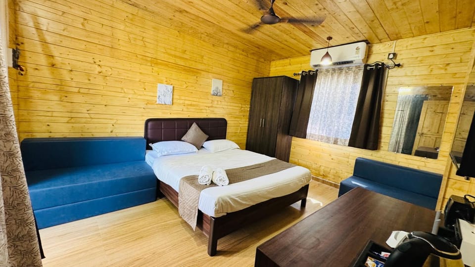 Bed, Photo of the whole room, Bedroom