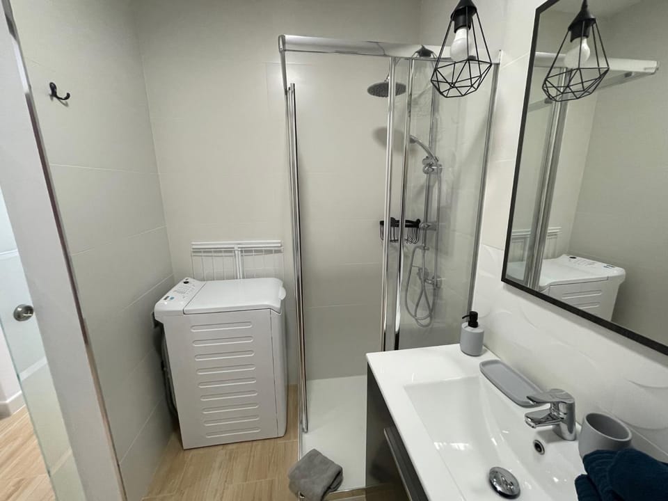 Shower, Bathroom, washing machine