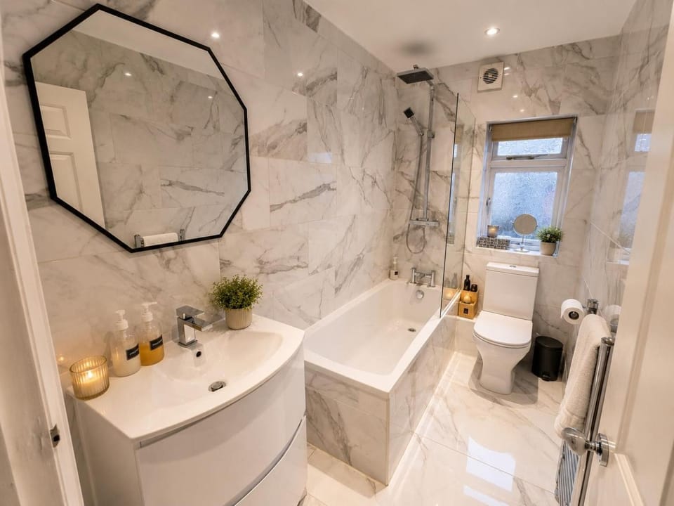 Boutique City Escape with Parking Walk Everywhere Apartment in Chester
