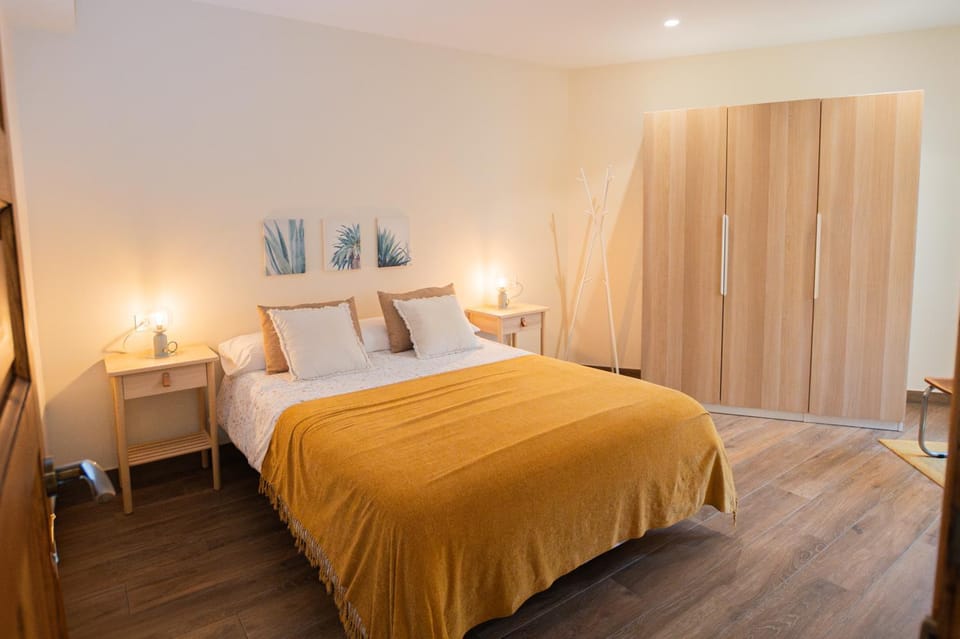 Decorative detail, furniture, heating, towels