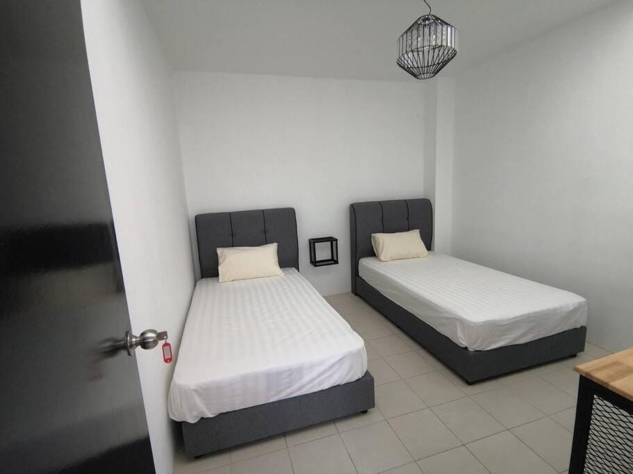 MODERN , SPACIOUS GAMBANG UMP 18 Guest House House in Pahang, Malaysia