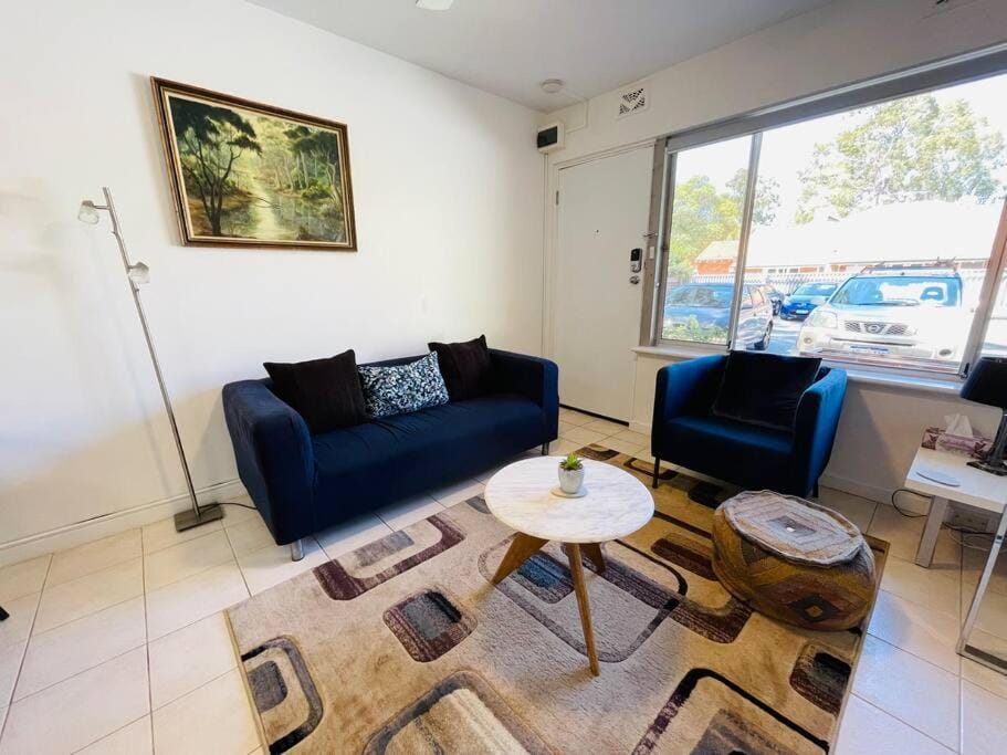 TOP LOCATION CONVENIENT QUIET WIFI NETFLIX WINE Apartment in Nedlands