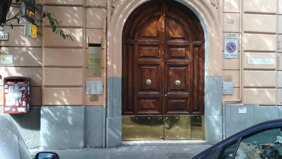 Property building, Internal: Not applicable to any particular room