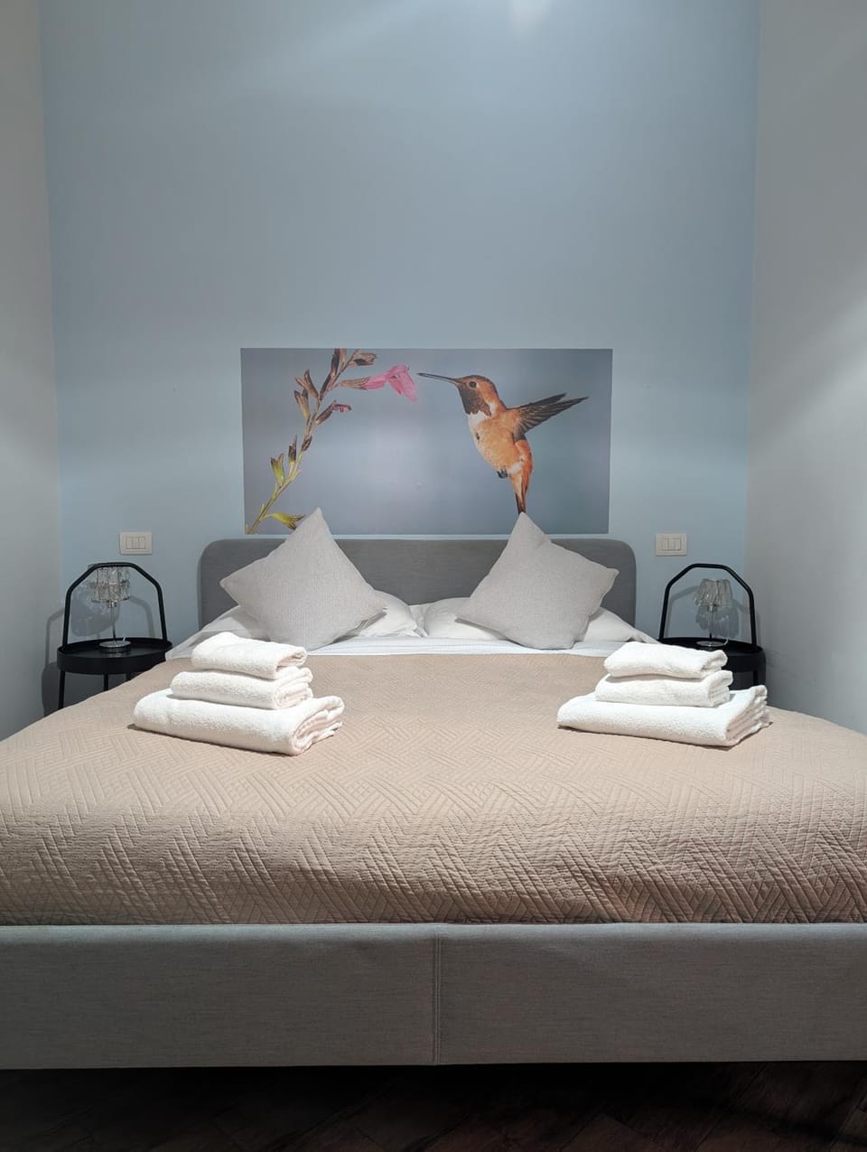 Bed, Photo of the whole room, Bedroom, towels