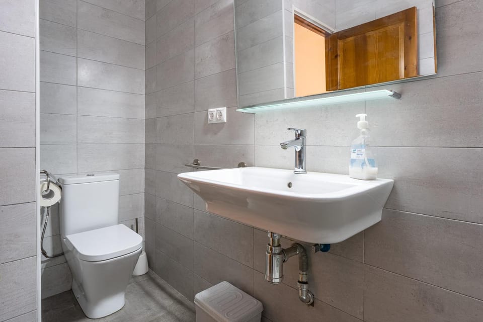 Bathroom, Living room